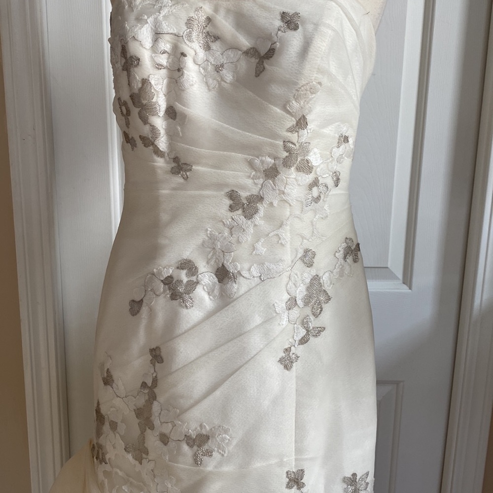 Galina wedding dress size 6 - Picture 6 of 14